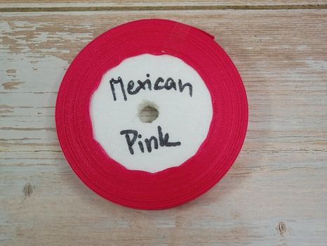 Stuha saténová Mexican Pink 1,2cm